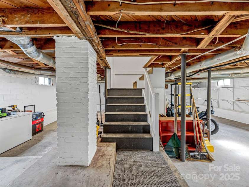 74 & 76 Park Drive, Waynesville, NC 28786.  MLS# CAR4201316, YatesRealty ID 5169. 