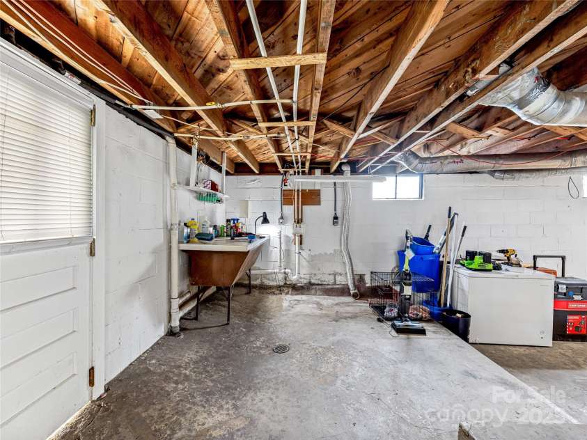 74 & 76 Park Drive, Waynesville, NC 28786.  MLS# CAR4201316, YatesRealty ID 5169. 