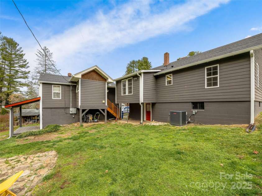 74 & 76 Park Drive, Waynesville, NC 28786.  MLS# CAR4201316, YatesRealty ID 5169. 