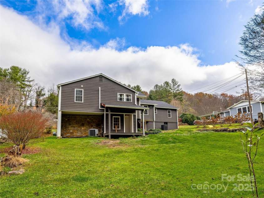 74 & 76 Park Drive, Waynesville, NC 28786.  MLS# CAR4201316, YatesRealty ID 5169. 