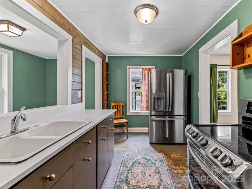 74 & 76 Park Drive, Waynesville, NC 28786.  MLS# CAR4201316, YatesRealty ID 5169. 