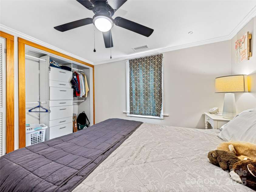 74 & 76 Park Drive, Waynesville, NC 28786.  MLS# CAR4201316, YatesRealty ID 5169. Apartment Bedroom