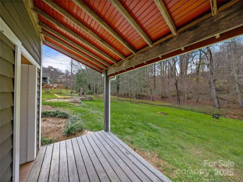 74 & 76 Park Drive, Waynesville, NC 28786.  MLS# CAR4201316, YatesRealty ID 5169. Apartment Deck