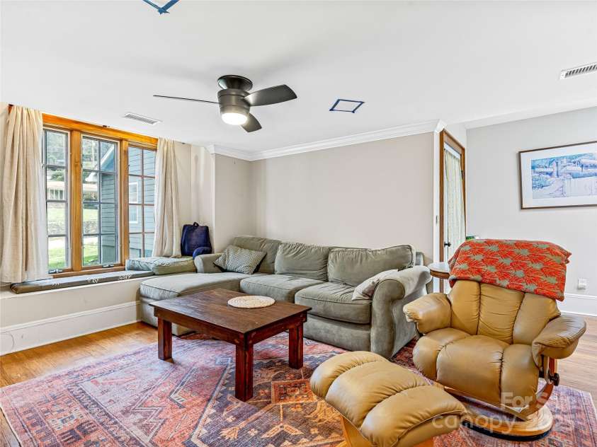 74 & 76 Park Drive, Waynesville, NC 28786.  MLS# CAR4201316, YatesRealty ID 5169. Apartment Living Room