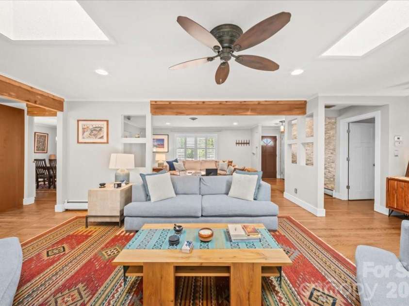 102 Hillside Lane, Morganton, NC 28655.  MLS# CAR4425080, YatesRealty ID 51691. 