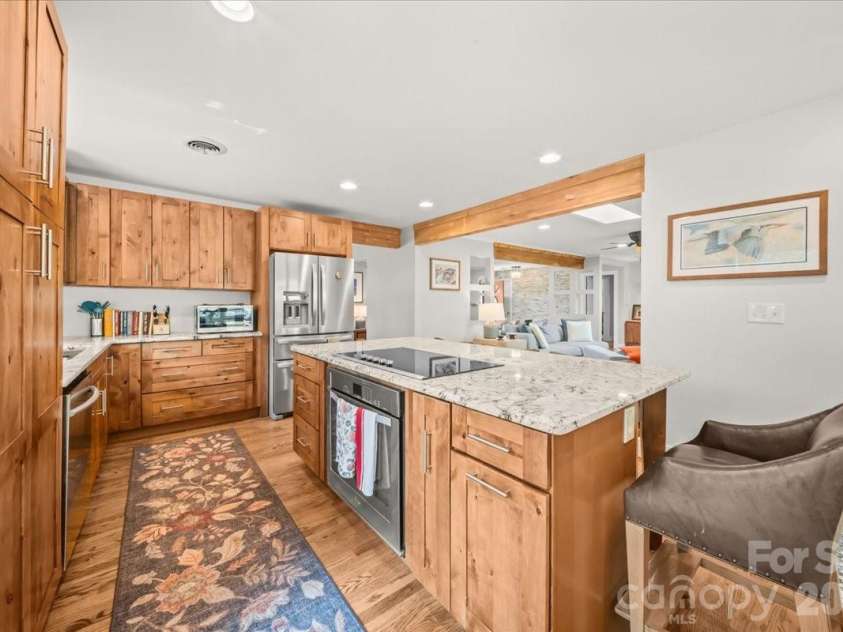 102 Hillside Lane, Morganton, NC 28655.  MLS# CAR4425080, YatesRealty ID 51691. 