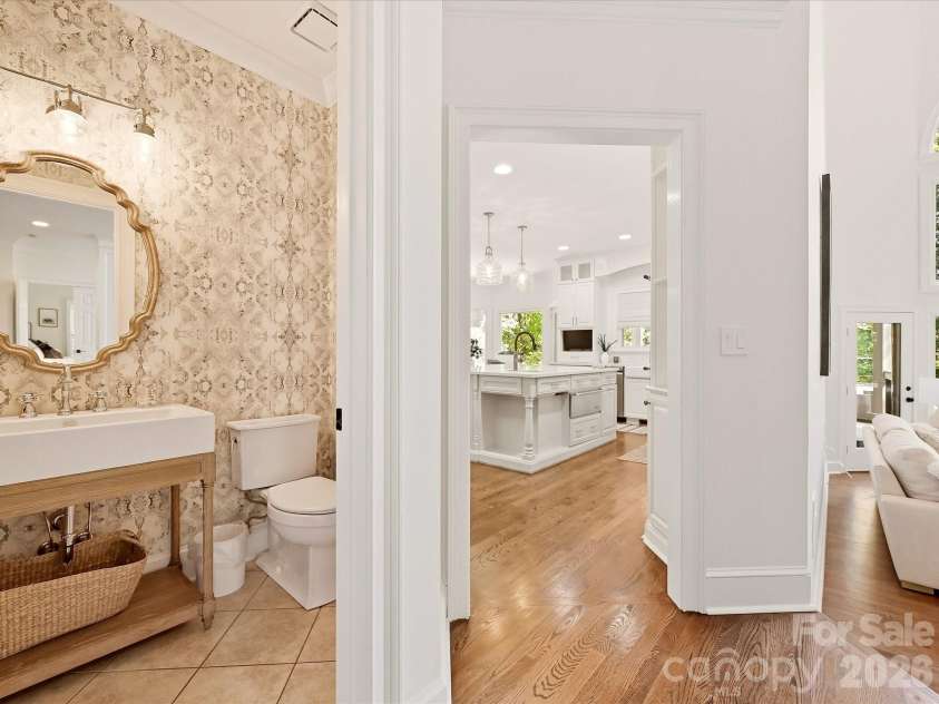 3600 Providence Manor Road, Charlotte, NC 28270.  MLS# CAR4424920, YatesRealty ID 51692. Half Bath/Powder Rm