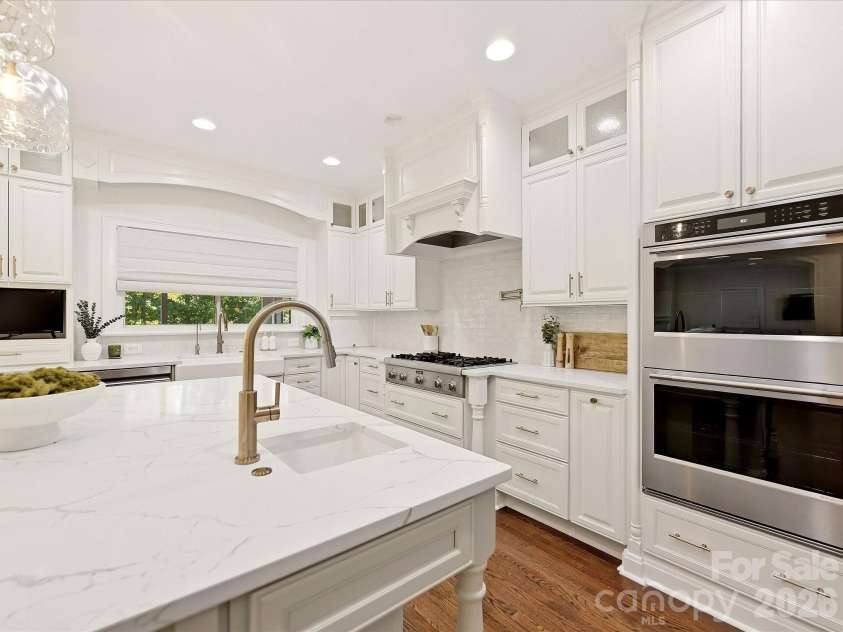 3600 Providence Manor Road, Charlotte, NC 28270.  MLS# CAR4424920, YatesRealty ID 51692. Kitchen