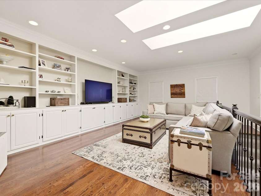 3600 Providence Manor Road, Charlotte, NC 28270.  MLS# CAR4424920, YatesRealty ID 51692. Living Rm