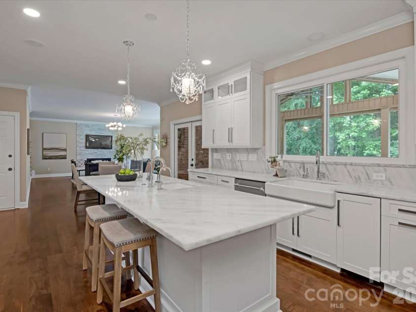 409 Running Horse Lane, Waxhaw, NC 28173.  MLS# CAR4425368, YatesRealty ID 51694. 