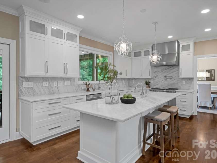 409 Running Horse Lane, Waxhaw, NC 28173.  MLS# CAR4425368, YatesRealty ID 51694. 