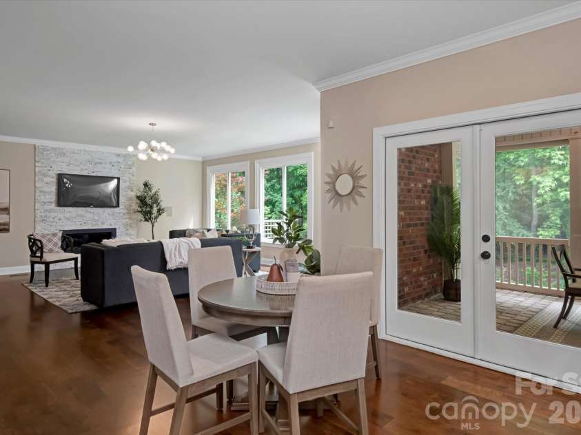 409 Running Horse Lane, Waxhaw, NC 28173.  MLS# CAR4425368, YatesRealty ID 51694. 
