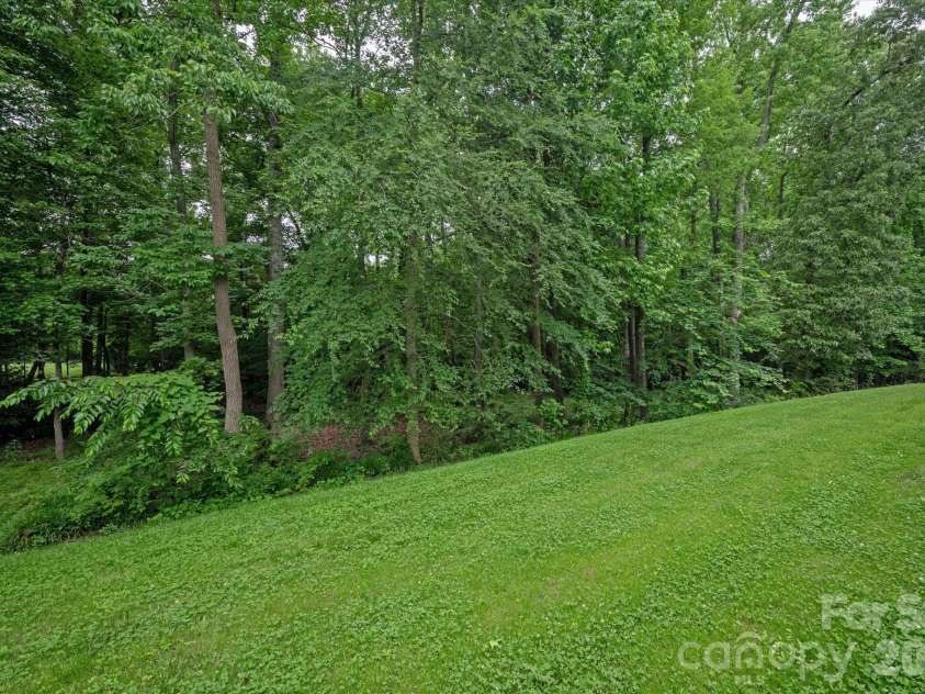 409 Running Horse Lane, Waxhaw, NC 28173.  MLS# CAR4425368, YatesRealty ID 51694. 