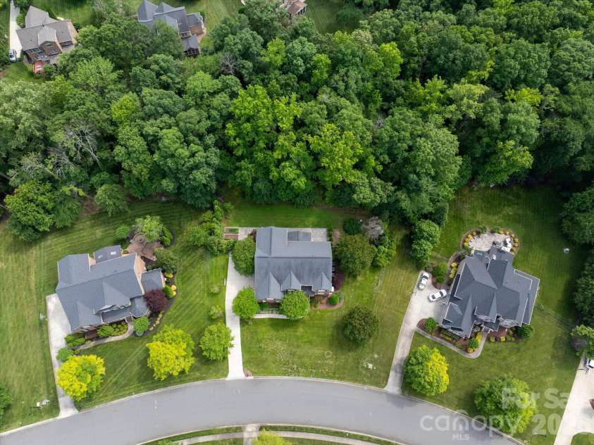 409 Running Horse Lane, Waxhaw, NC 28173.  MLS# CAR4425368, YatesRealty ID 51694. 