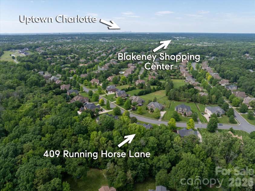 409 Running Horse Lane, Waxhaw, NC 28173.  MLS# CAR4425368, YatesRealty ID 51694. 