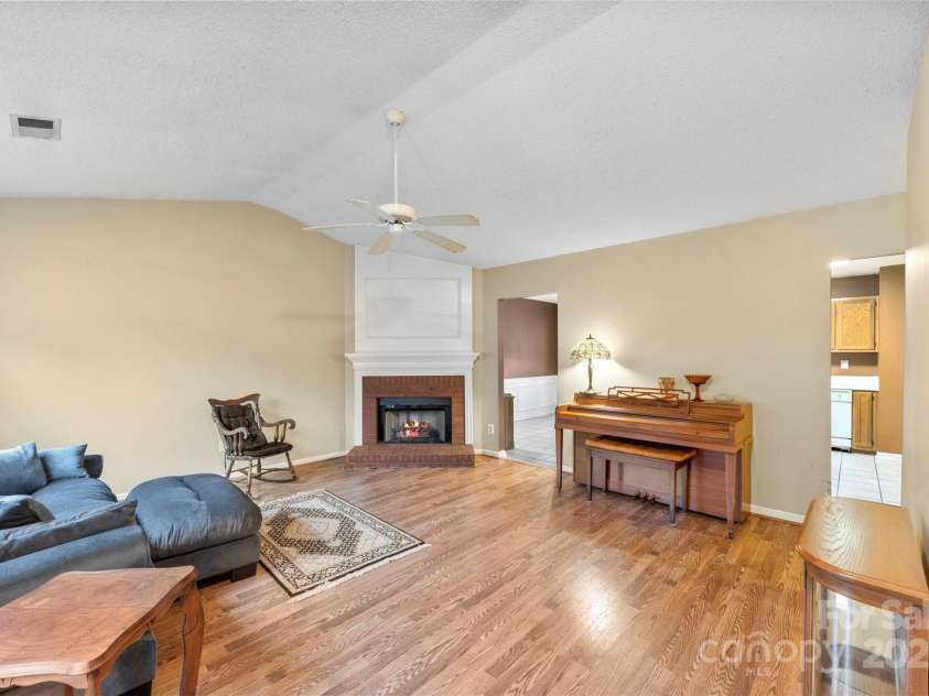 7335 Henderson Park Road, Huntersville, NC 28078.  MLS# CAR4327991, YatesRealty ID 51694. 