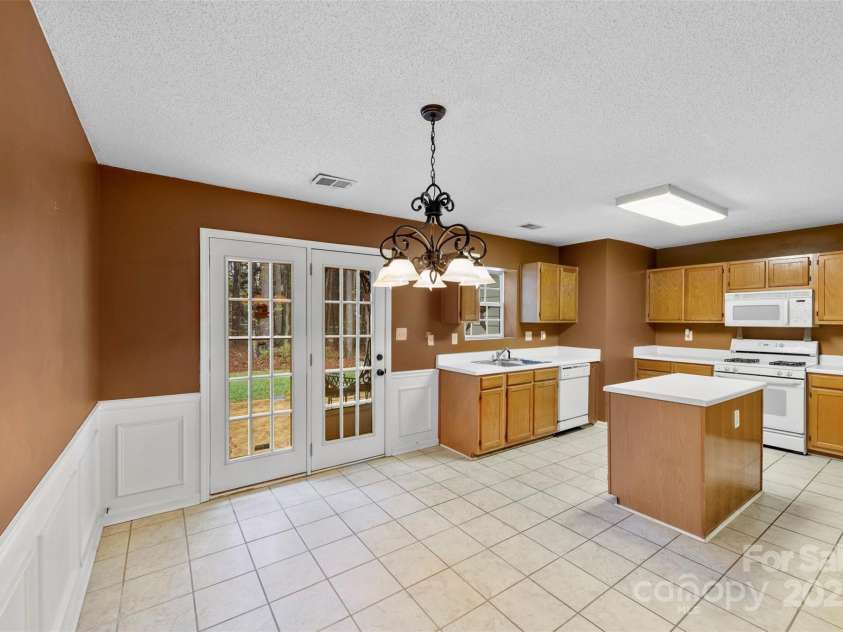 7335 Henderson Park Road, Huntersville, NC 28078.  MLS# CAR4327991, YatesRealty ID 51694. 