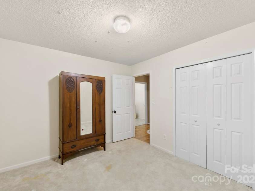 7335 Henderson Park Road, Huntersville, NC 28078.  MLS# CAR4327991, YatesRealty ID 51694. 