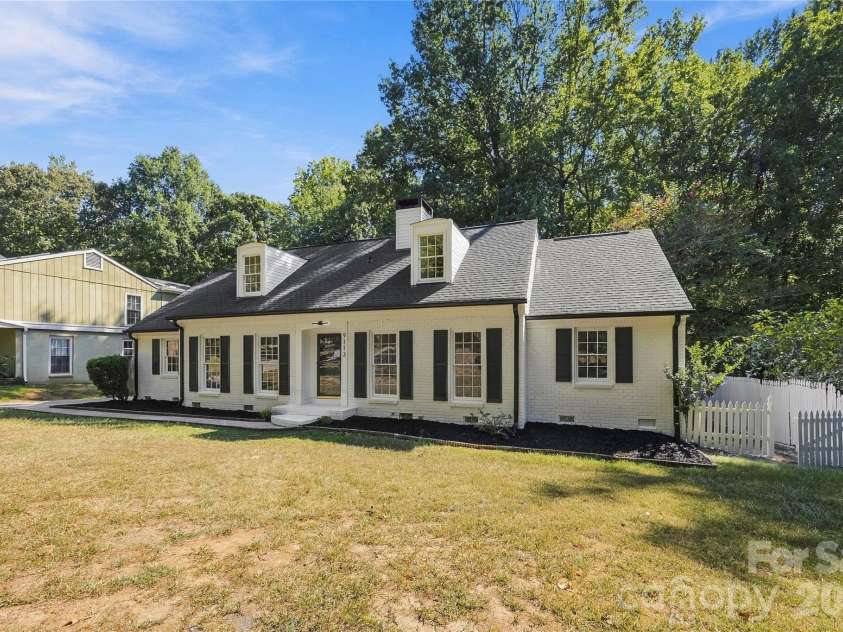 9112 Hinson Drive, Charlotte, NC 28105.  MLS# CAR4426074, YatesRealty ID 51697. 