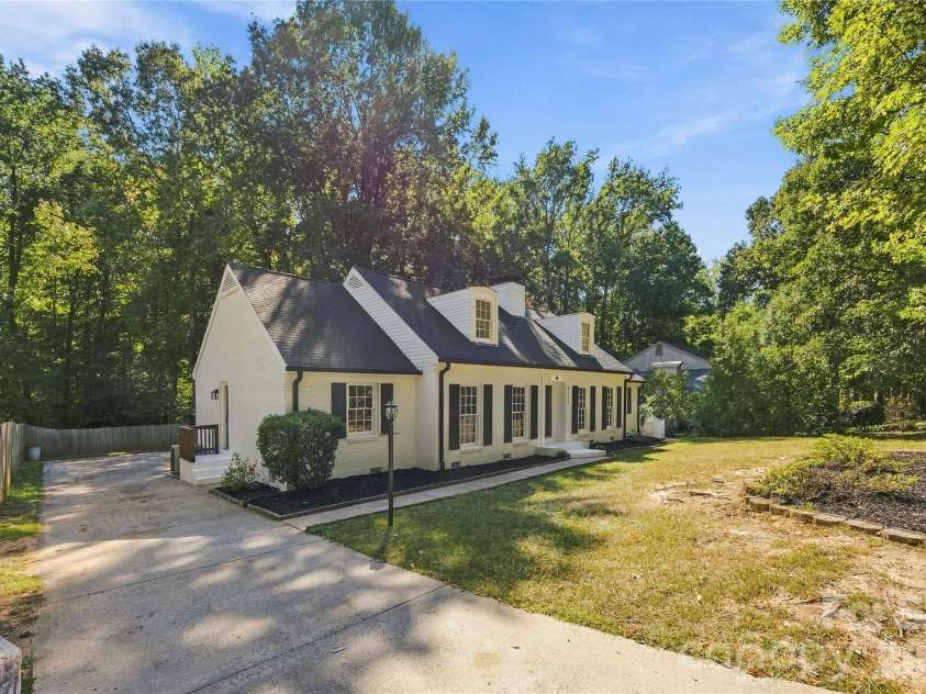 9112 Hinson Drive, Charlotte, NC 28105.  MLS# CAR4426074, YatesRealty ID 51697. 