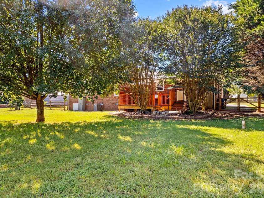 230 Old Farm Road, Salisbury, NC 28146.  MLS# CAR4420344, YatesRealty ID 51698. 