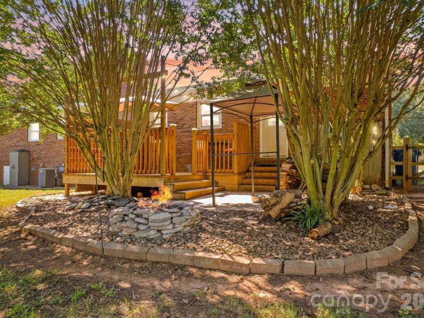 230 Old Farm Road, Salisbury, NC 28146.  MLS# CAR4420344, YatesRealty ID 51698. 