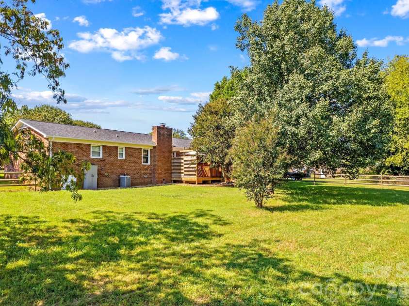 230 Old Farm Road, Salisbury, NC 28146.  MLS# CAR4420344, YatesRealty ID 51698. 