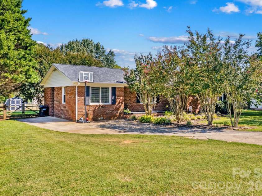 230 Old Farm Road, Salisbury, NC 28146.  MLS# CAR4420344, YatesRealty ID 51698. 