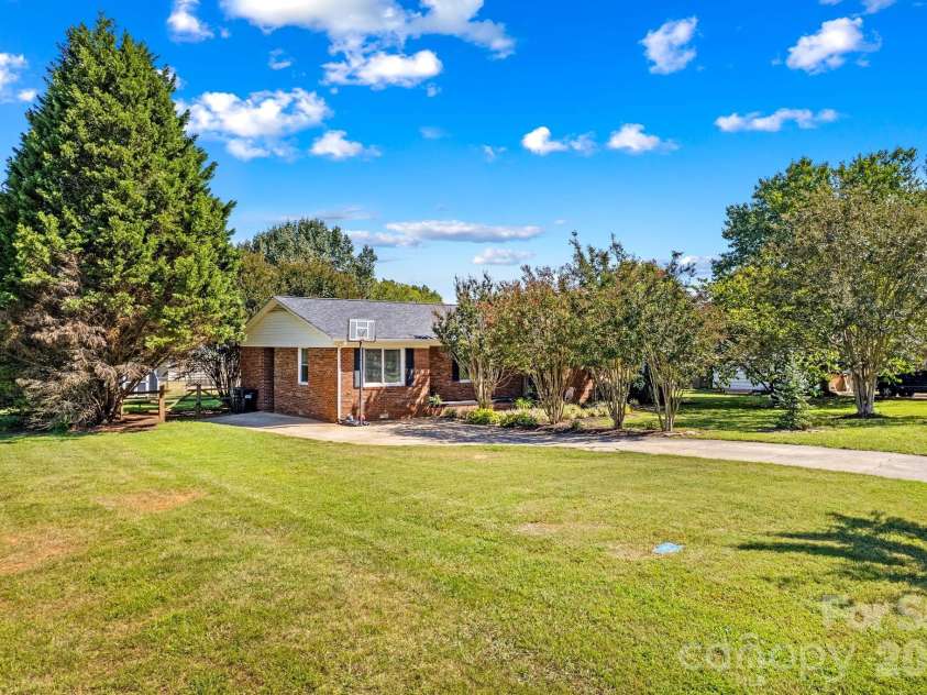230 Old Farm Road, Salisbury, NC 28146.  MLS# CAR4420344, YatesRealty ID 51698. 