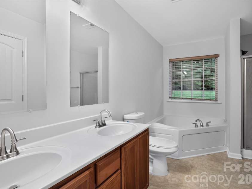 213 Winding Cedar Drive, Statesville, NC 28677.  MLS# CAR4412797, YatesRealty ID 51699. 