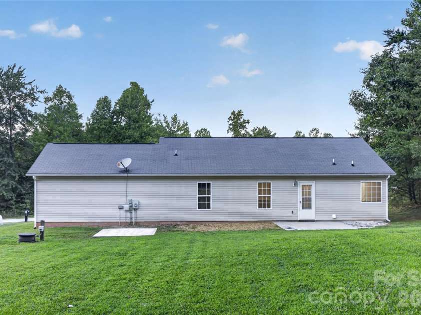 213 Winding Cedar Drive, Statesville, NC 28677.  MLS# CAR4412797, YatesRealty ID 51699. 