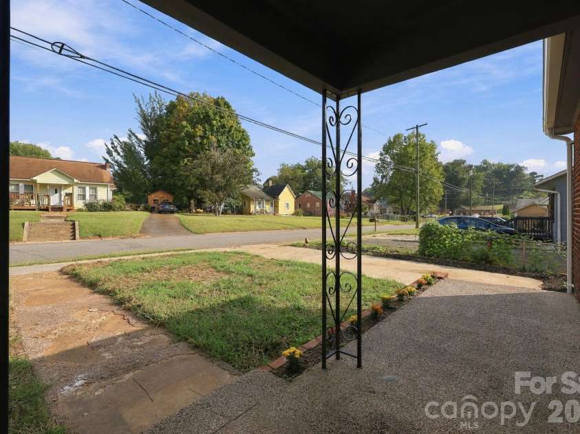 314 Rockyford Street, Morganton, NC 28655.  MLS# CAR4424931, YatesRealty ID 51700. 