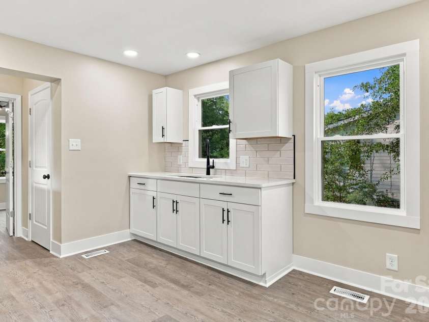 314 Rockyford Street, Morganton, NC 28655.  MLS# CAR4424931, YatesRealty ID 51700. 