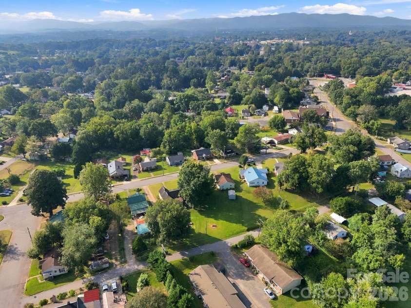 314 Rockyford Street, Morganton, NC 28655.  MLS# CAR4424931, YatesRealty ID 51700. 