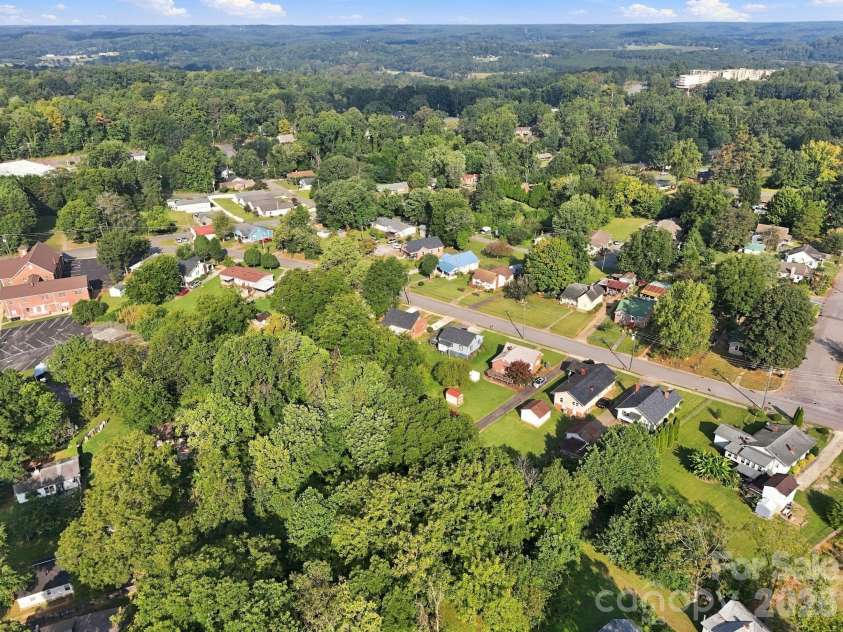 314 Rockyford Street, Morganton, NC 28655.  MLS# CAR4424931, YatesRealty ID 51700. 