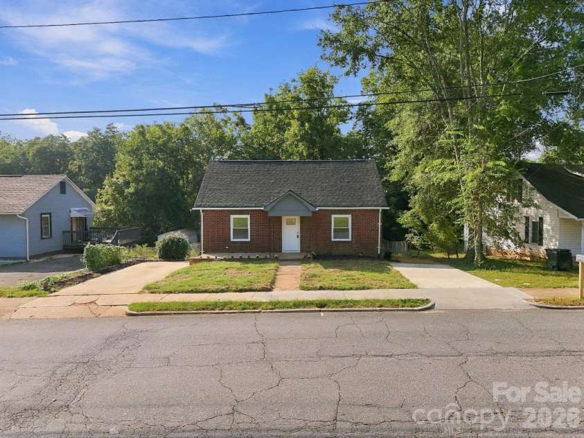 314 Rockyford Street, Morganton, NC 28655.  MLS# CAR4424931, YatesRealty ID 51700. 