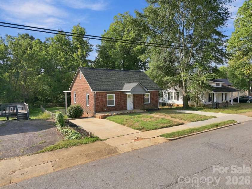 314 Rockyford Street, Morganton, NC 28655.  MLS# CAR4424931, YatesRealty ID 51700. 