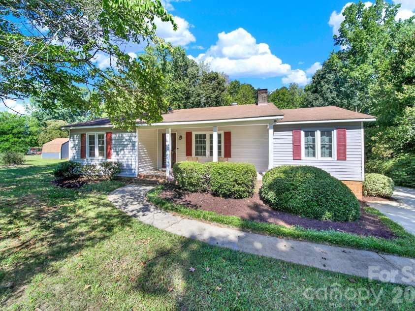 3015 Pageland Highway, Lancaster, SC 29720.  MLS# CAR4423845, YatesRealty ID 51704. 