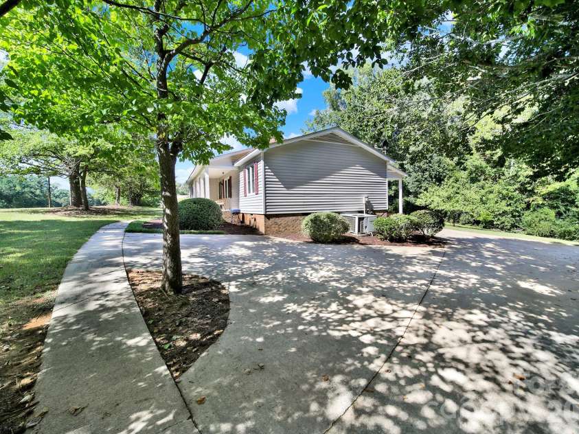 3015 Pageland Highway, Lancaster, SC 29720.  MLS# CAR4423845, YatesRealty ID 51704. 