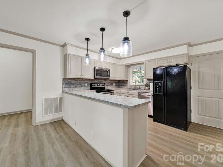 3015 Pageland Highway, Lancaster, SC 29720.  MLS# CAR4423845, YatesRealty ID 51704. 