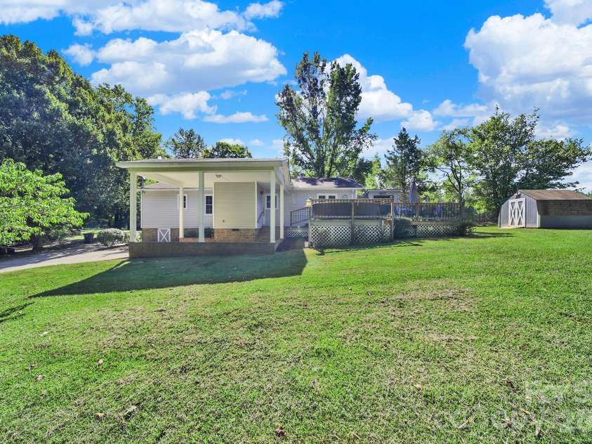 3015 Pageland Highway, Lancaster, SC 29720.  MLS# CAR4423845, YatesRealty ID 51704. 