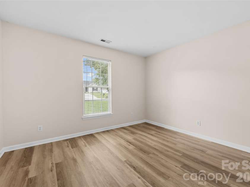 11811 Cheviott Hill Lane, Charlotte, NC 28213.  MLS# CAR4424370, YatesRealty ID 51705. 