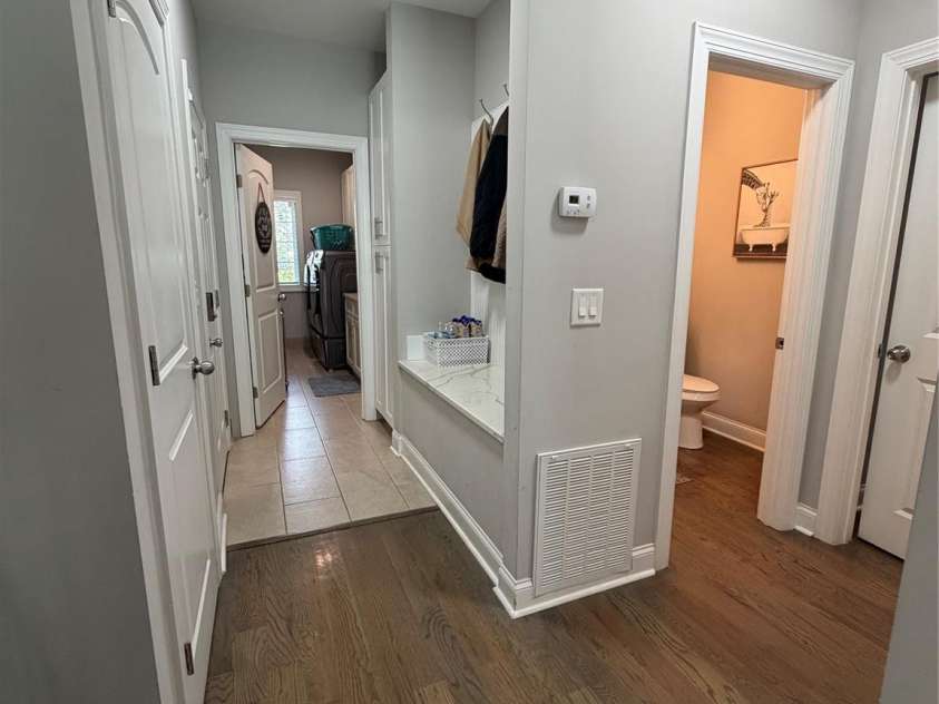 7902 Denbur Drive, Charlotte, NC 28215.  MLS# CAR4424339, YatesRealty ID 51706. 