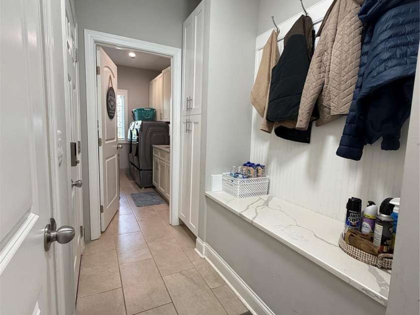 7902 Denbur Drive, Charlotte, NC 28215.  MLS# CAR4424339, YatesRealty ID 51706. 
