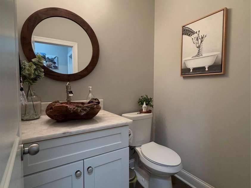 7902 Denbur Drive, Charlotte, NC 28215.  MLS# CAR4424339, YatesRealty ID 51706. 