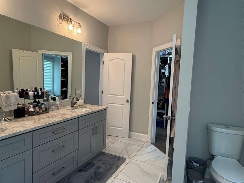 7902 Denbur Drive, Charlotte, NC 28215.  MLS# CAR4424339, YatesRealty ID 51706. 