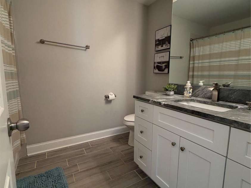 7902 Denbur Drive, Charlotte, NC 28215.  MLS# CAR4424339, YatesRealty ID 51706. 