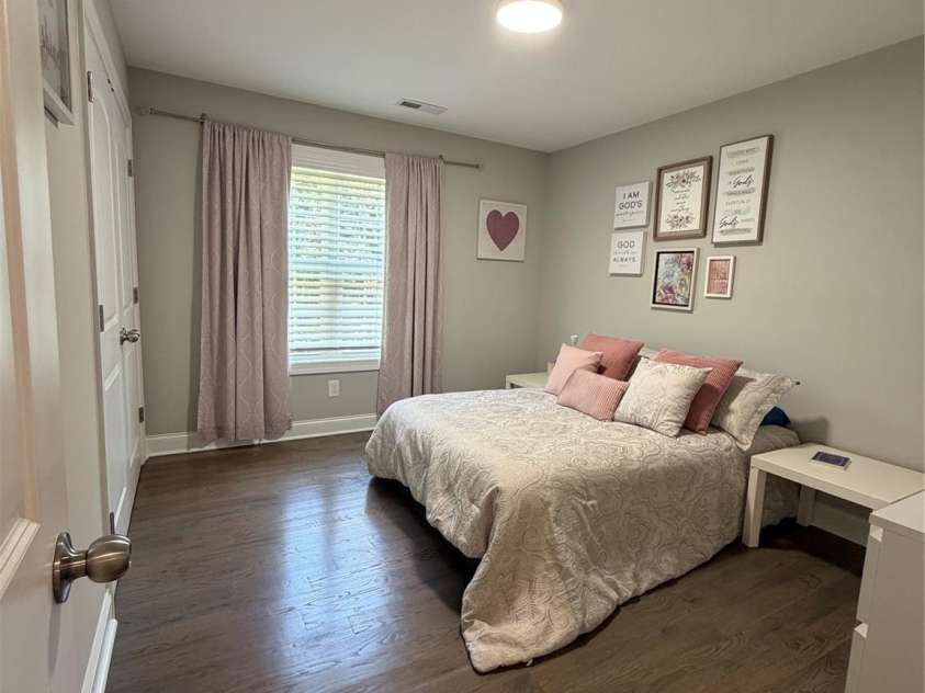 7902 Denbur Drive, Charlotte, NC 28215.  MLS# CAR4424339, YatesRealty ID 51706. 