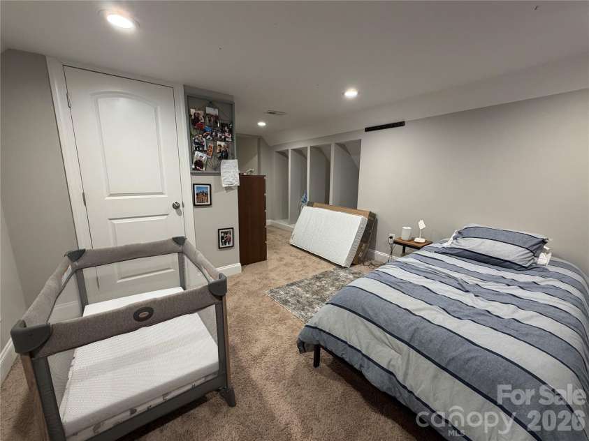 7902 Denbur Drive, Charlotte, NC 28215.  MLS# CAR4424339, YatesRealty ID 51706. 
