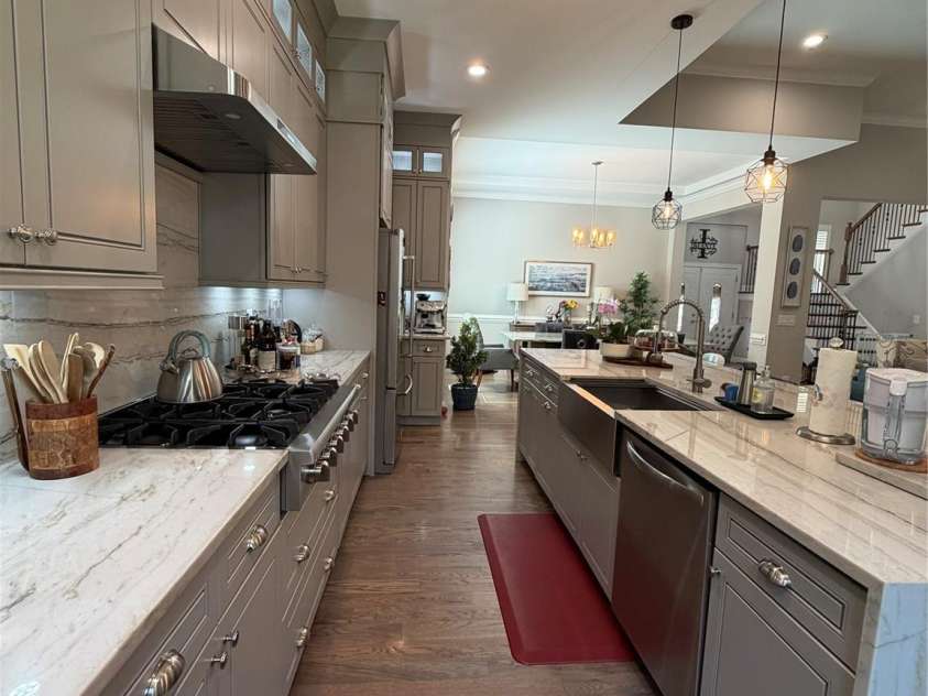 7902 Denbur Drive, Charlotte, NC 28215.  MLS# CAR4424339, YatesRealty ID 51706. 